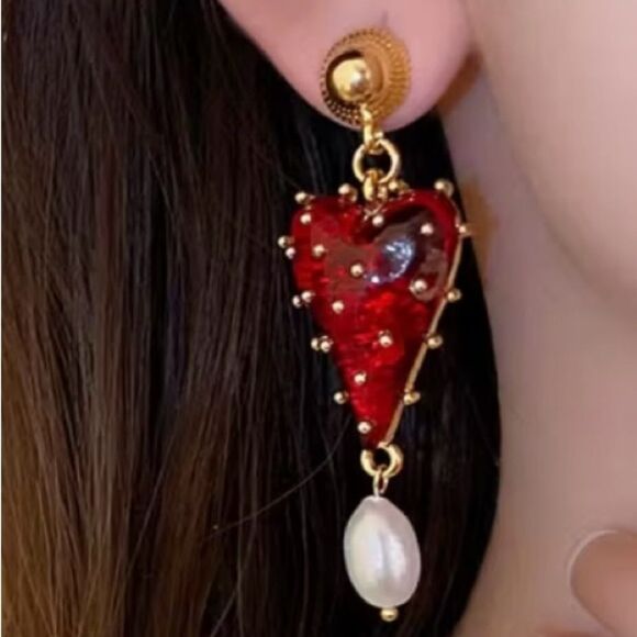 ♥️ Elegant Red Heart Dangle Earrings with Pearl Drop ♥️ - Picture 3 of 6